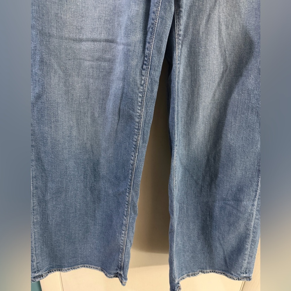 American Eagle Super High Rise Baggy Wide Leg Jeans Size 8 - Picture 3 of 9